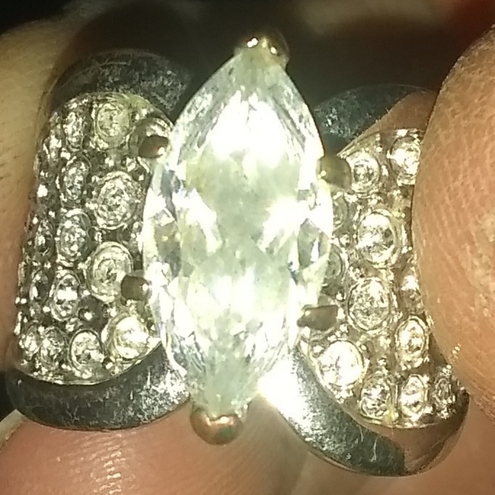 Beautiful ring - Picture 5 of 6